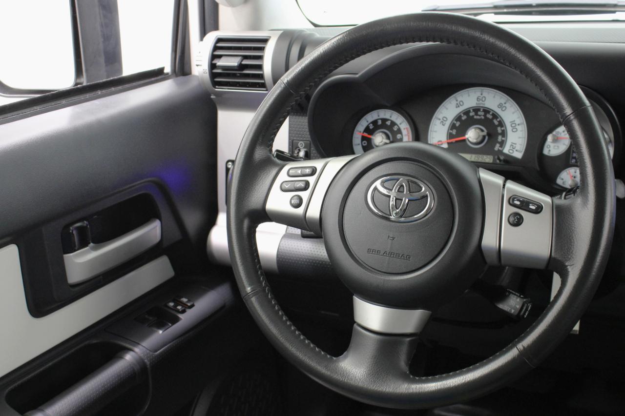Toyota FJ Cruiser 4WD 4dr Auto (Natl) 2014