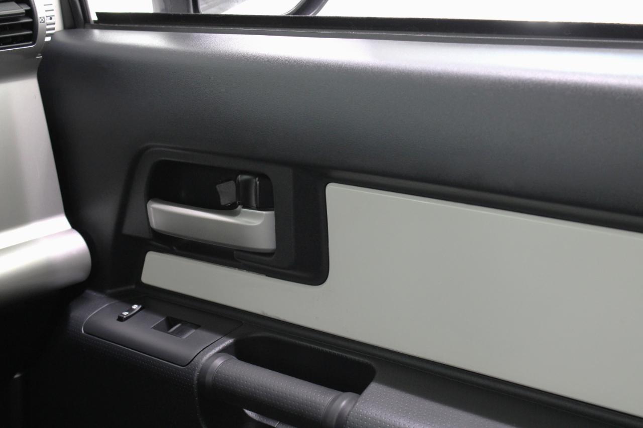 Toyota FJ Cruiser 4WD 4dr Auto (Natl) 2014