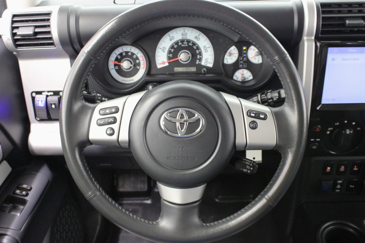 Toyota FJ Cruiser 4WD 4dr Auto (Natl) 2014
