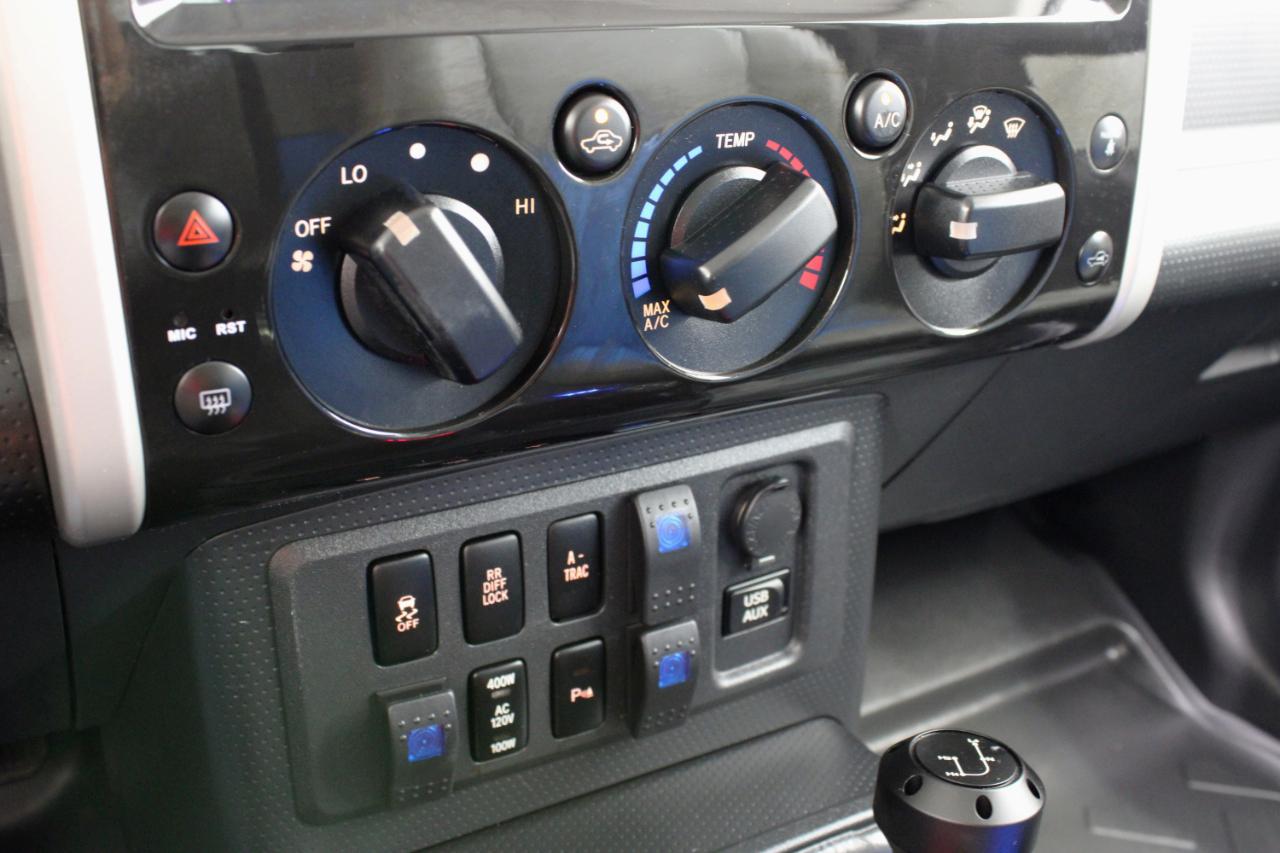Toyota FJ Cruiser 4WD 4dr Auto (Natl) 2014