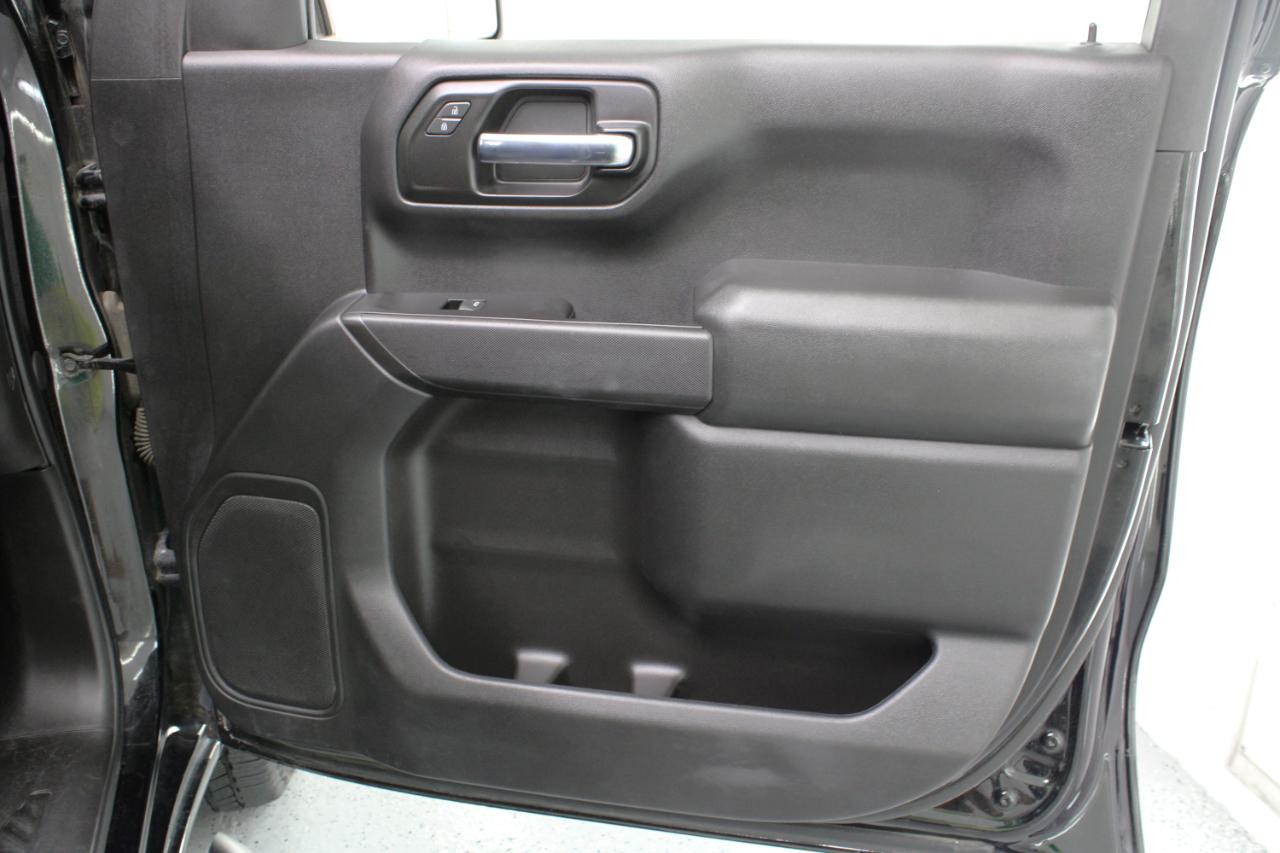 Chevrolet Silverado 1500 4WD Crew Cab 147" Custom 2020