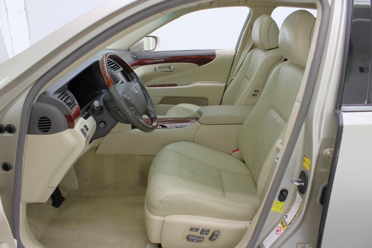 Lexus LS 460 4dr Sdn RWD 2012