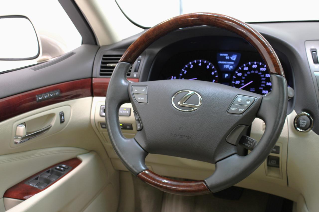 Lexus LS 460 4dr Sdn RWD 2012