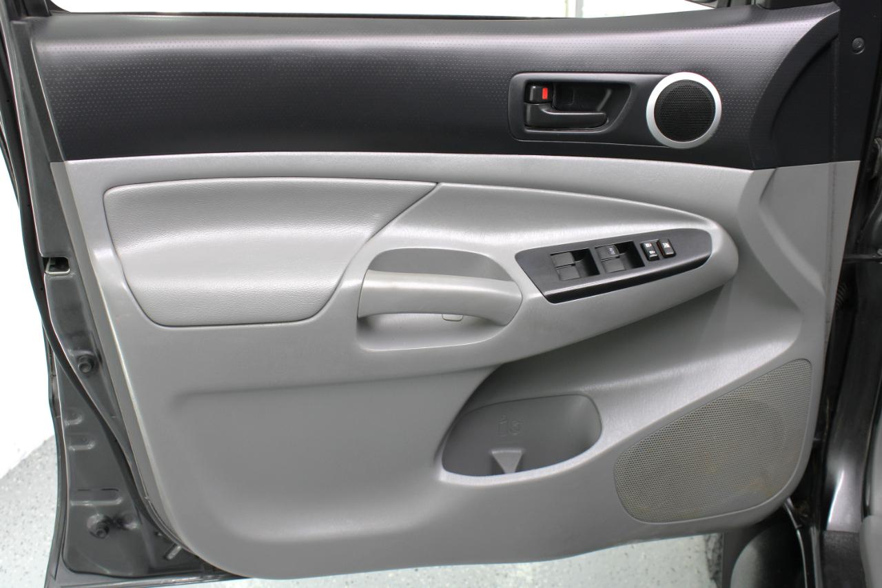 Toyota Tacoma 4WD Double Cab V6 MT (Natl) 2014
