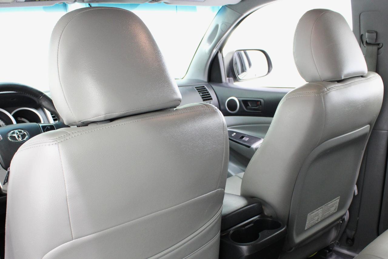 Toyota Tacoma 4WD Double Cab V6 MT (Natl) 2014