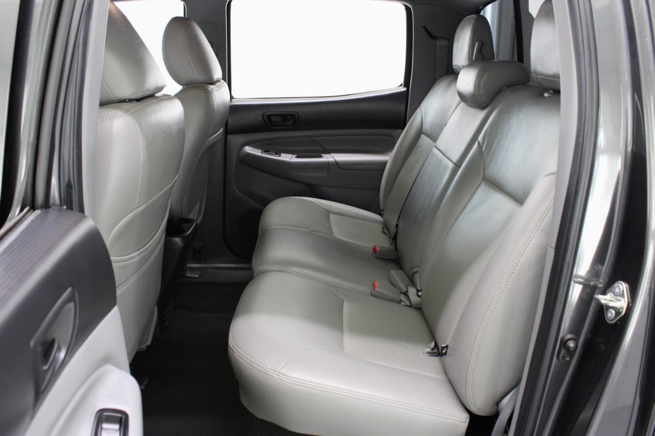 Toyota Tacoma 4WD Double Cab V6 MT (Natl) 2014