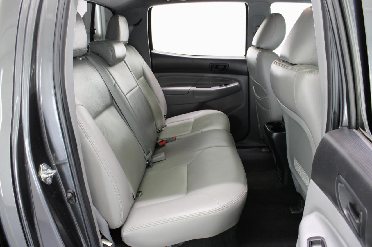 Toyota Tacoma 4WD Double Cab V6 MT (Natl) 2014