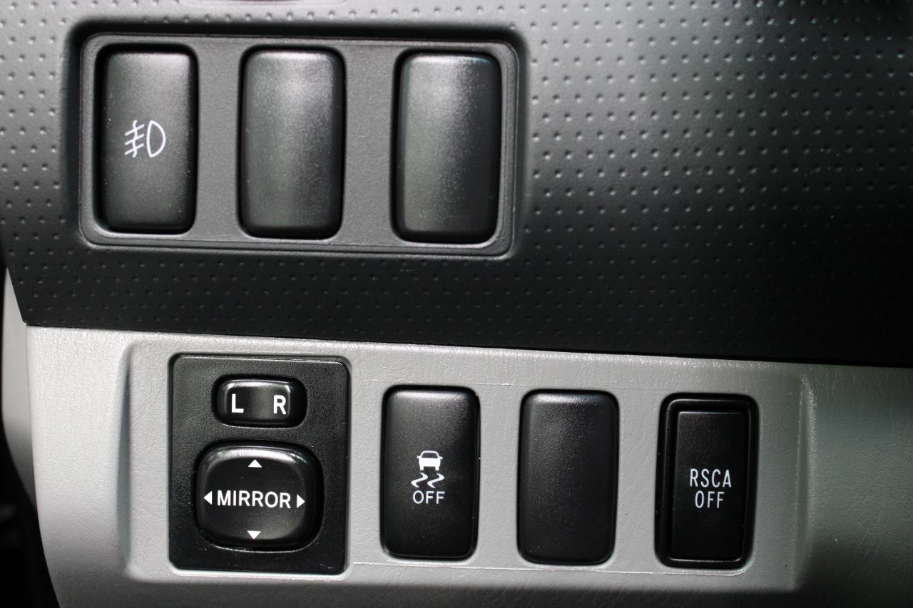 Toyota Tacoma 4WD Double Cab V6 MT (Natl) 2014