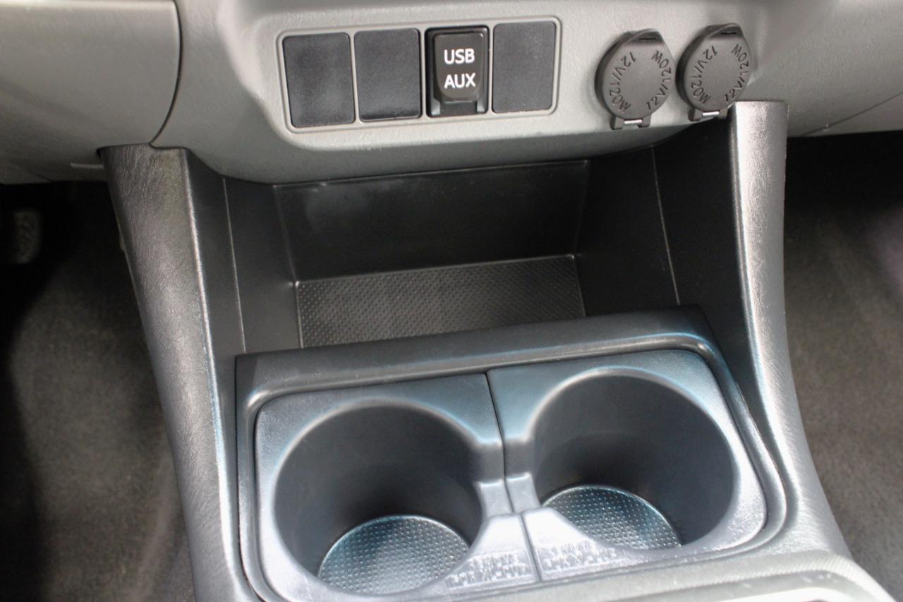 Toyota Tacoma 4WD Double Cab V6 MT (Natl) 2014