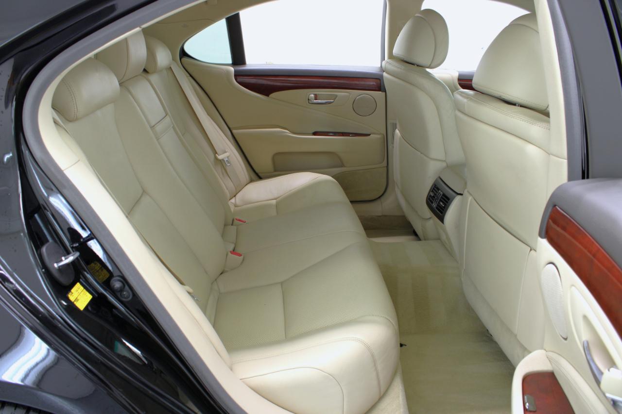 Lexus LS 460 4dr Sdn RWD 2012