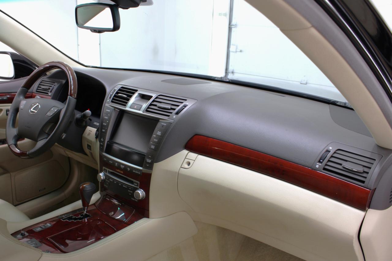 Lexus LS 460 4dr Sdn RWD 2012