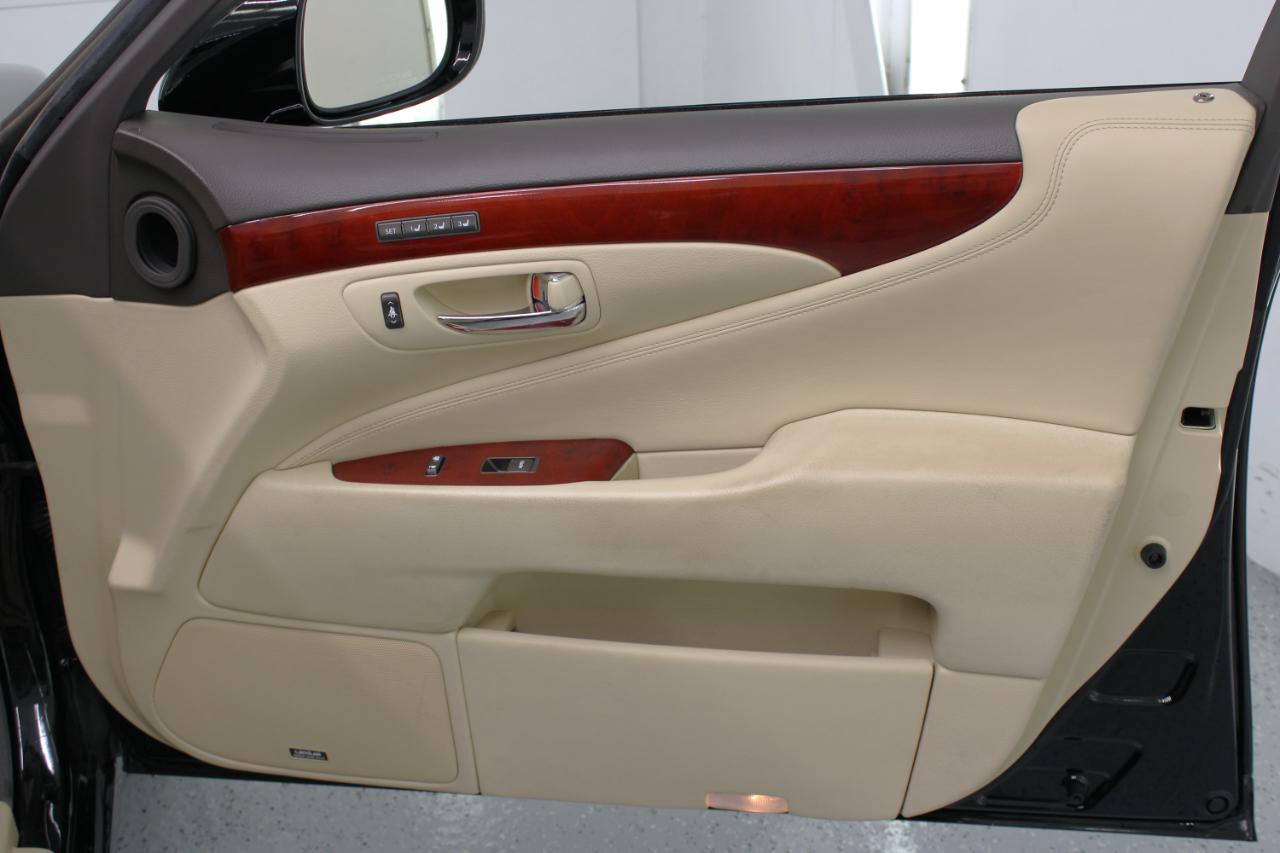 Lexus LS 460 4dr Sdn RWD 2012