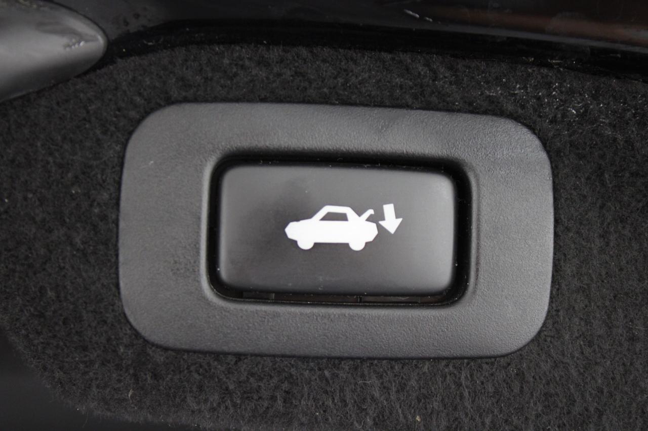 Lexus LS 460 4dr Sdn RWD 2012