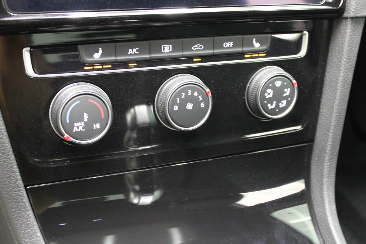 Volkswagen Golf GTI 2dr HB DSG SE 2021