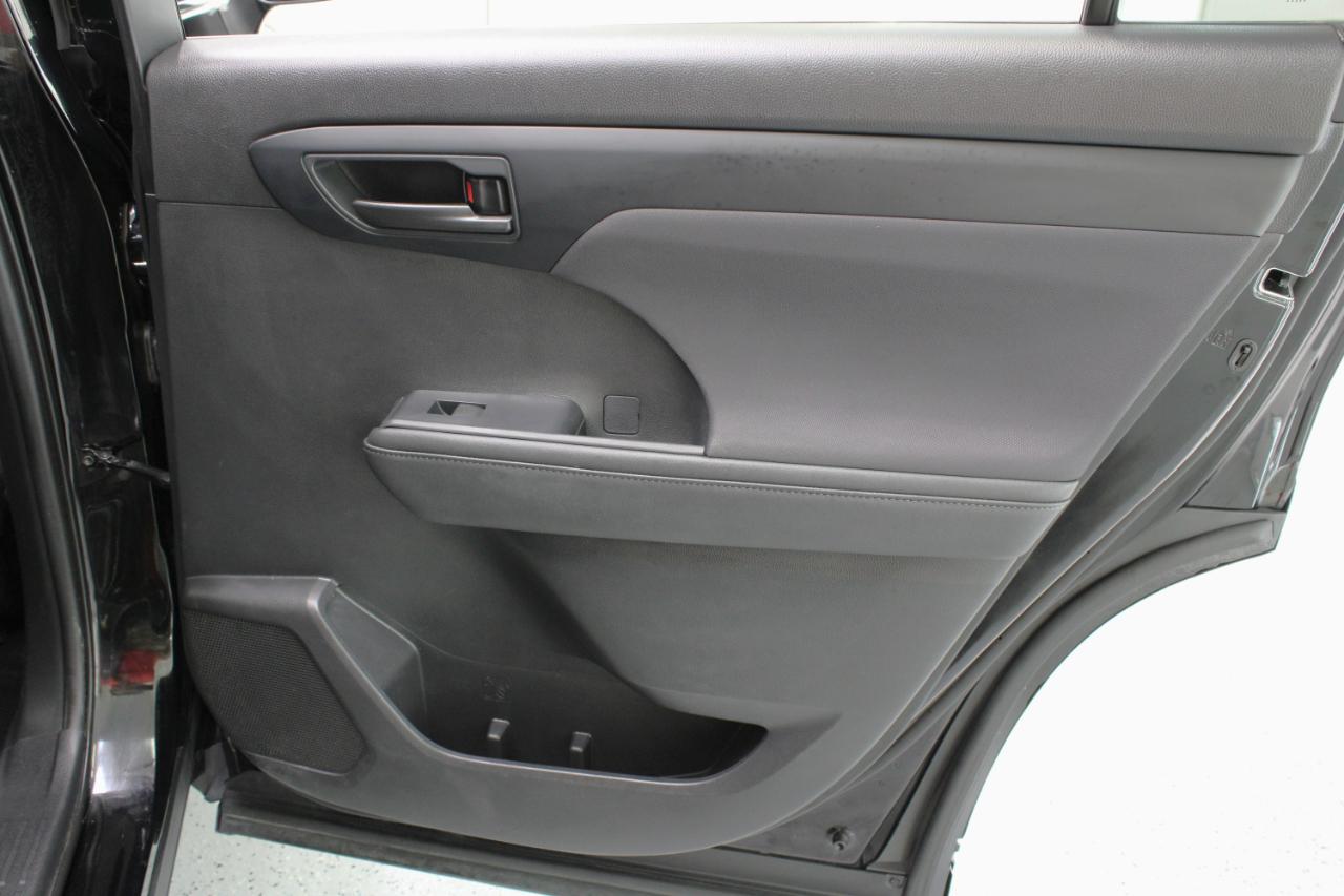 Toyota Highlander L FWD (Natl) 2021