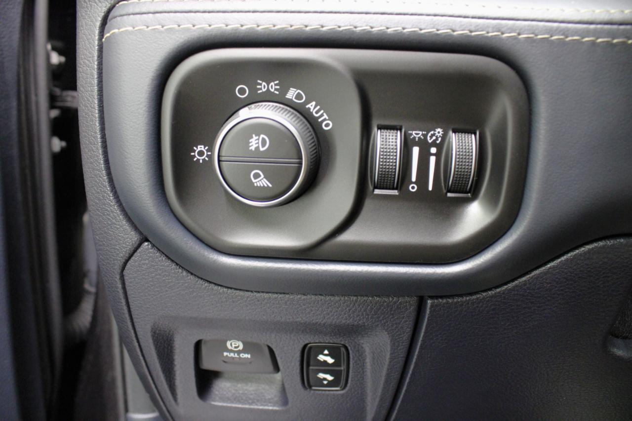 RAM 1500 Limited 4x4 Crew Cab 5'7" Box 2019