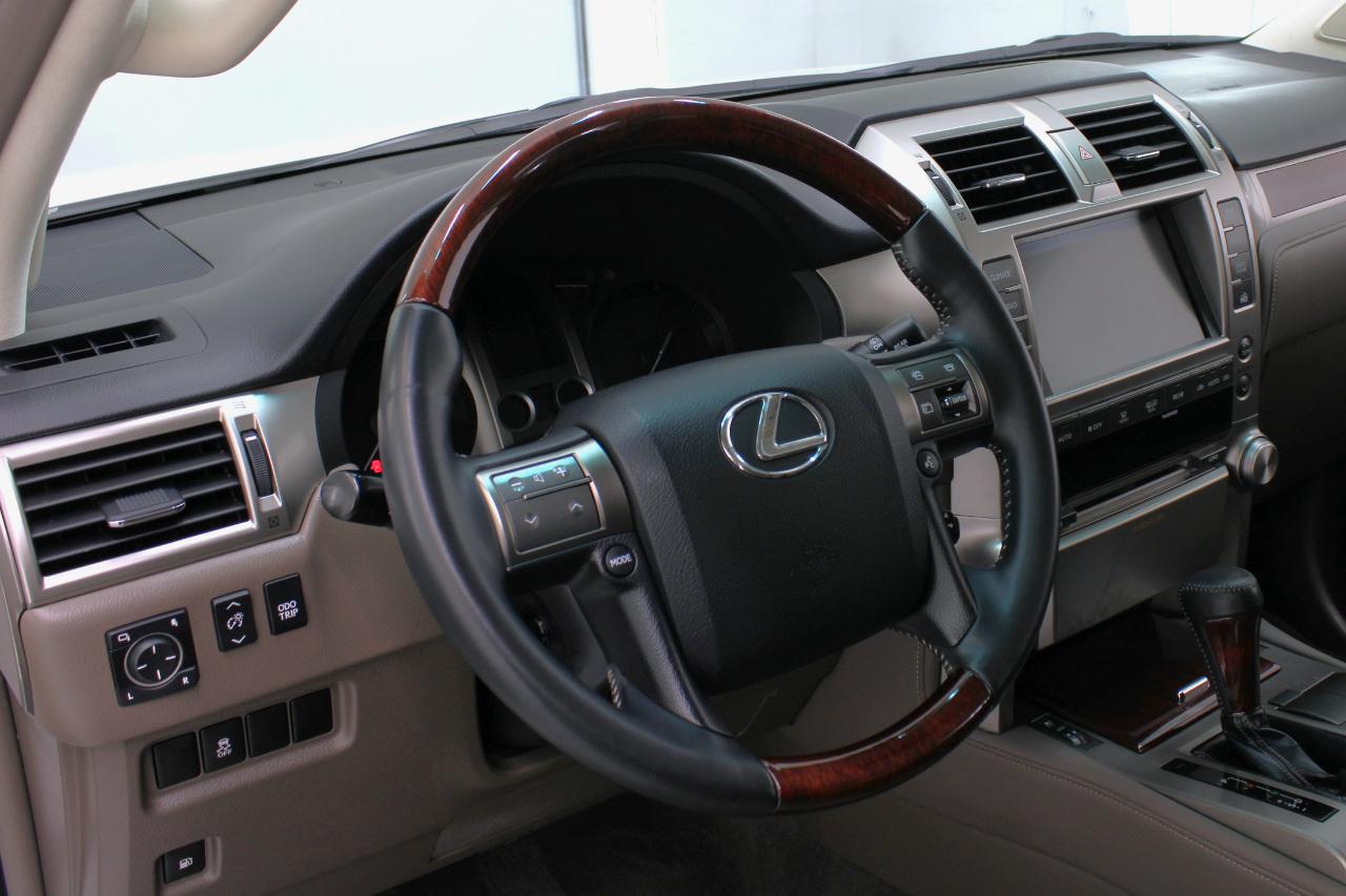 Lexus GX 460 4WD 4dr Premium 2012