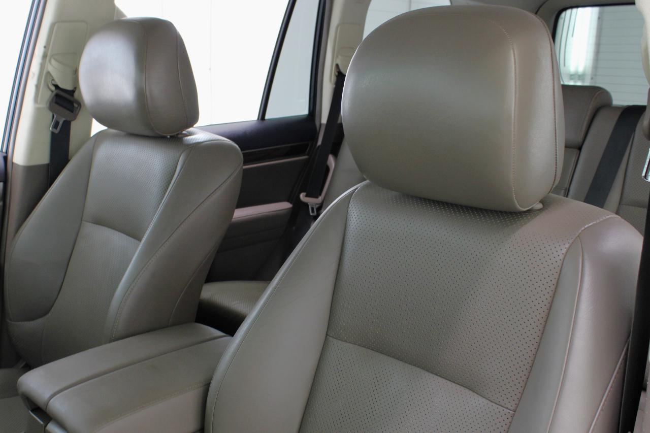 Lexus GX 460 4WD 4dr Premium 2012