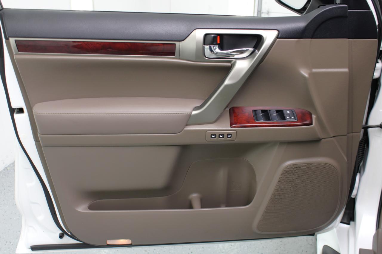 Lexus GX 460 4WD 4dr Premium 2012