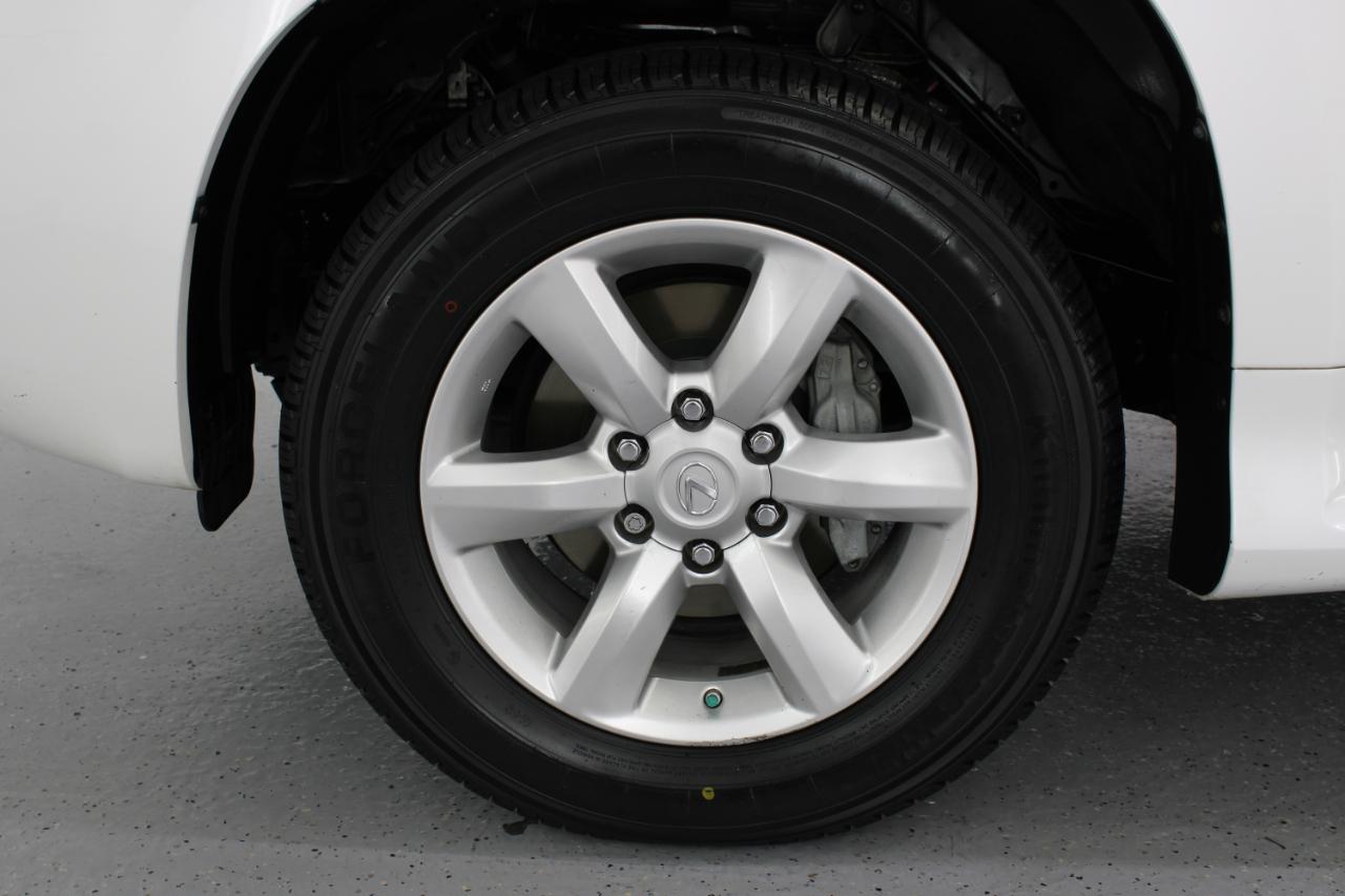 Lexus GX 460 4WD 4dr Premium 2012