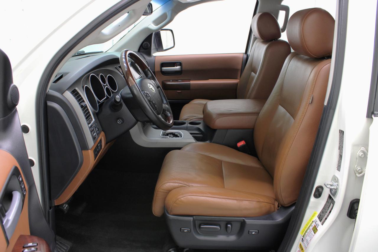 Toyota Sequoia 4WD 5.7L FFV Platinum (Natl) 2012