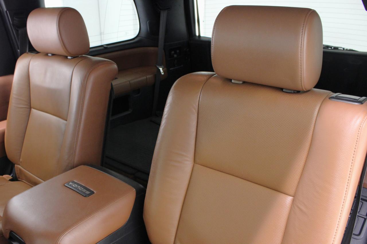 Toyota Sequoia 4WD 5.7L FFV Platinum (Natl) 2012