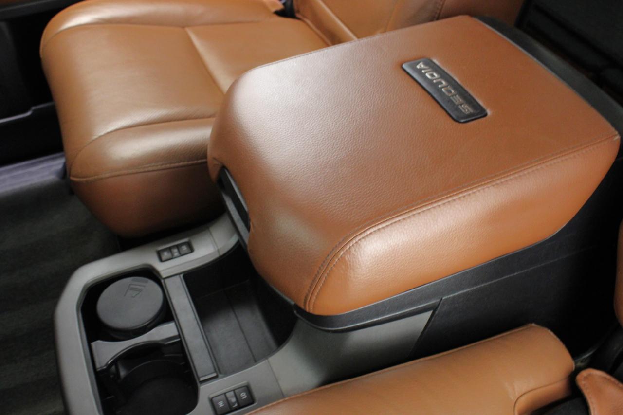Toyota Sequoia 4WD 5.7L FFV Platinum (Natl) 2012