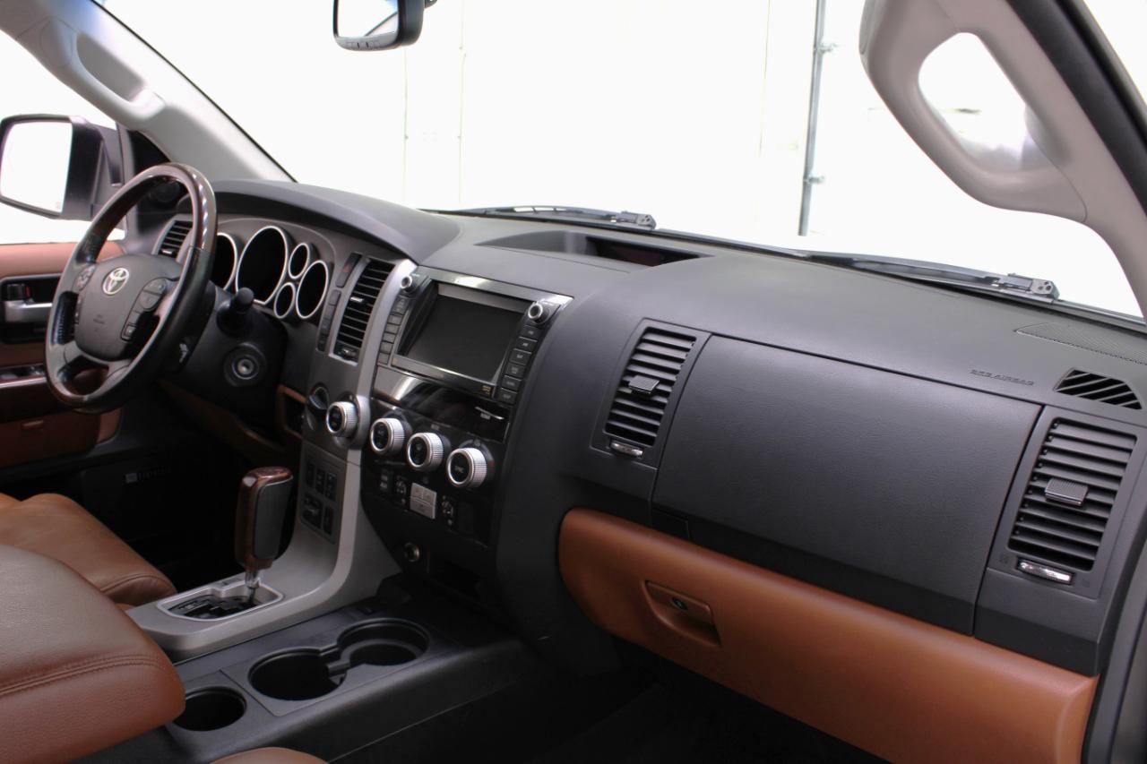 Toyota Sequoia 4WD 5.7L FFV Platinum (Natl) 2012