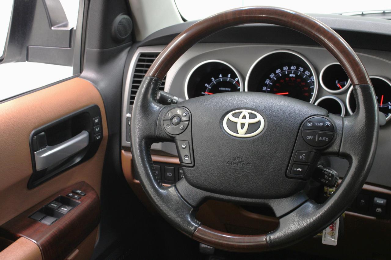 Toyota Sequoia 4WD 5.7L FFV Platinum (Natl) 2012