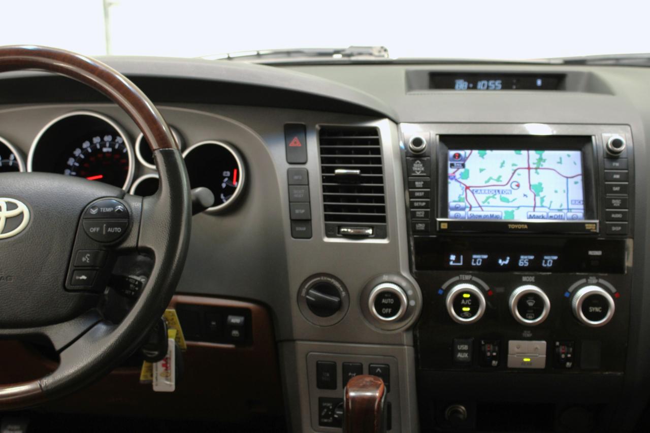 Toyota Sequoia 4WD 5.7L FFV Platinum (Natl) 2012