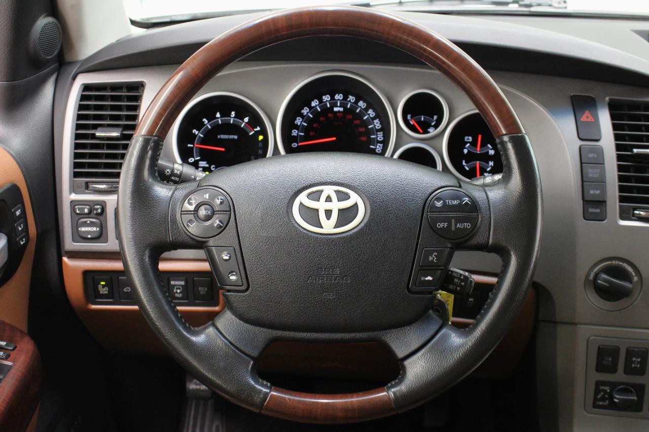Toyota Sequoia 4WD 5.7L FFV Platinum (Natl) 2012