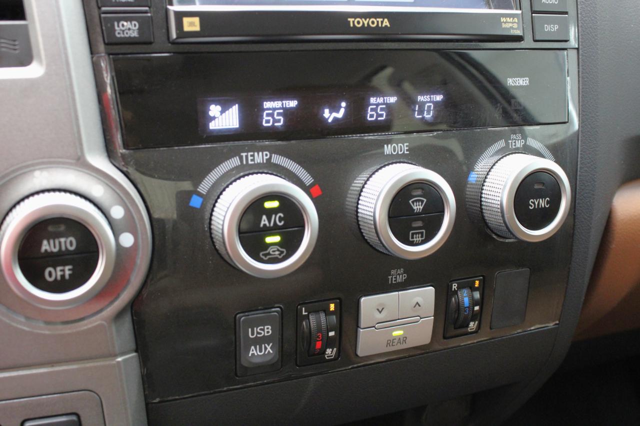 Toyota Sequoia 4WD 5.7L FFV Platinum (Natl) 2012