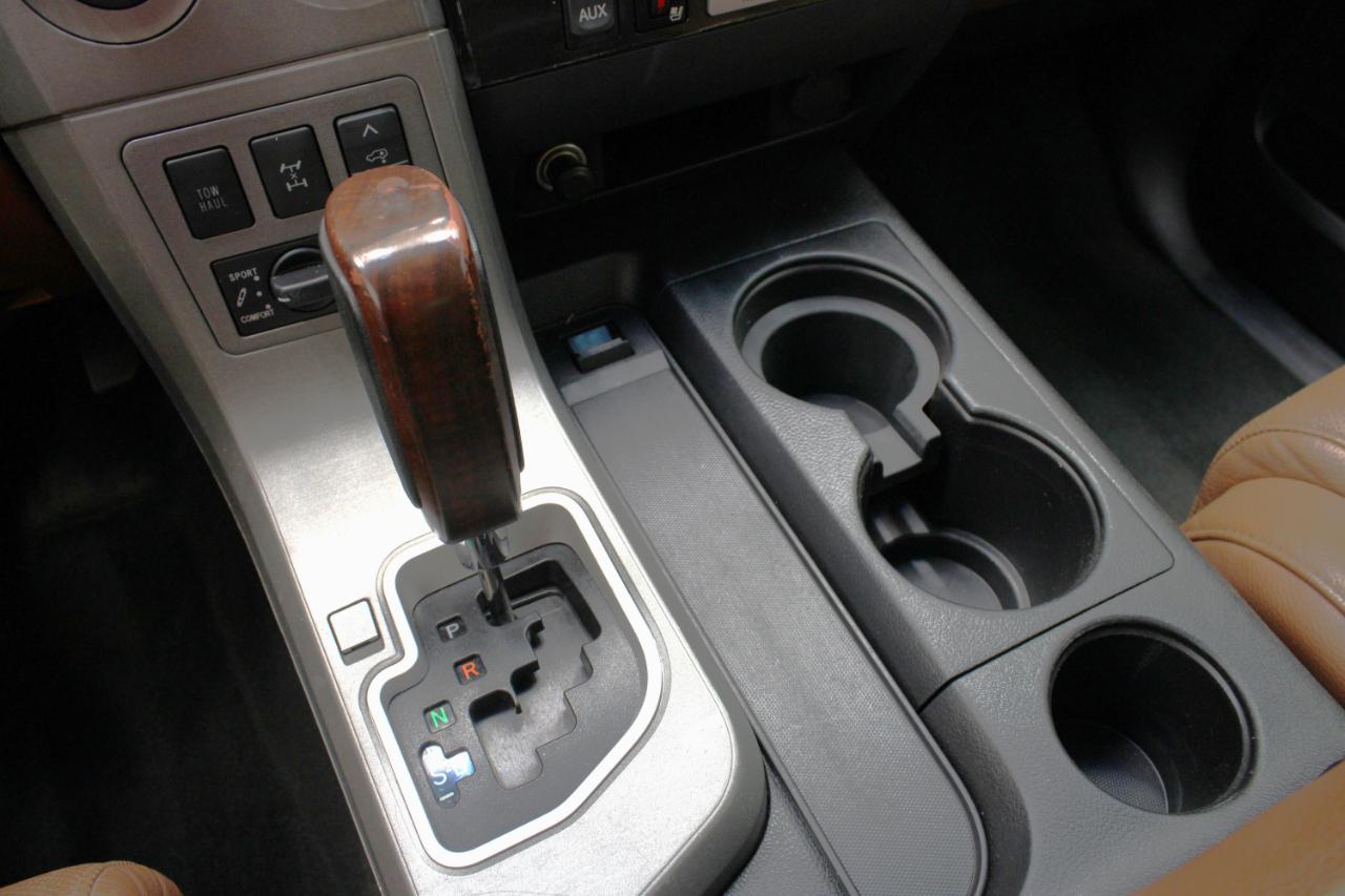 Toyota Sequoia 4WD 5.7L FFV Platinum (Natl) 2012