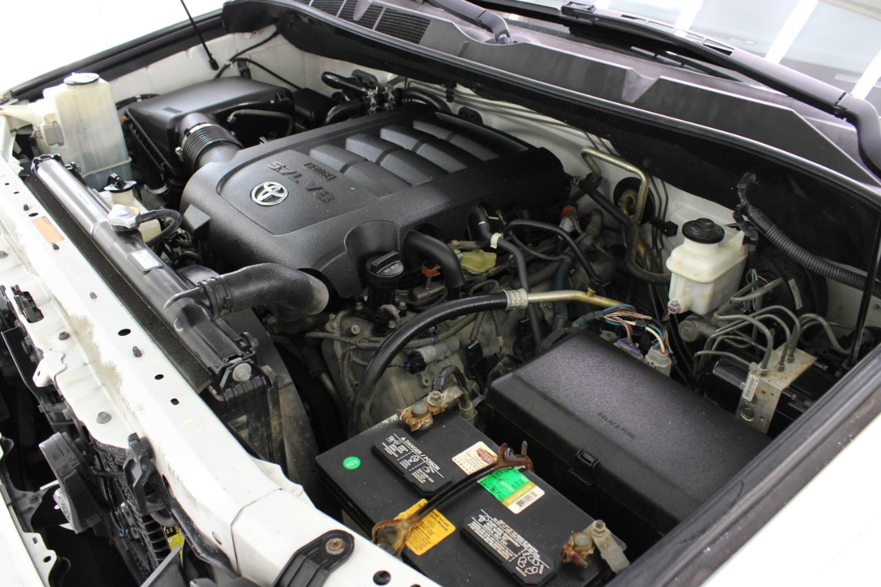 Toyota Sequoia 4WD 5.7L FFV Platinum (Natl) 2012