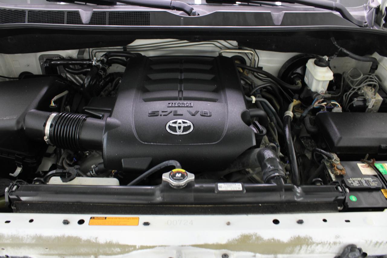 Toyota Sequoia 4WD 5.7L FFV Platinum (Natl) 2012