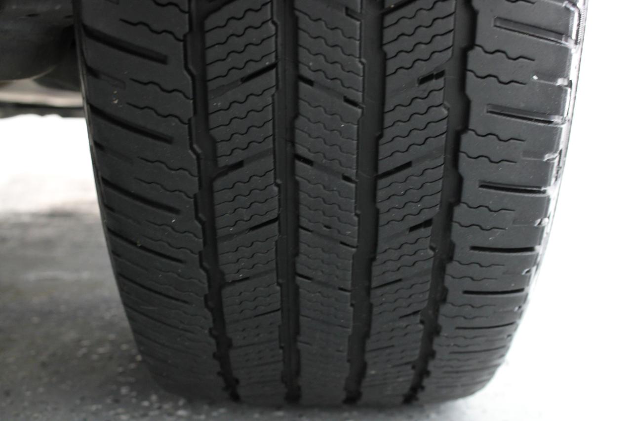 Toyota Sequoia 4WD 5.7L FFV Platinum (Natl) 2012