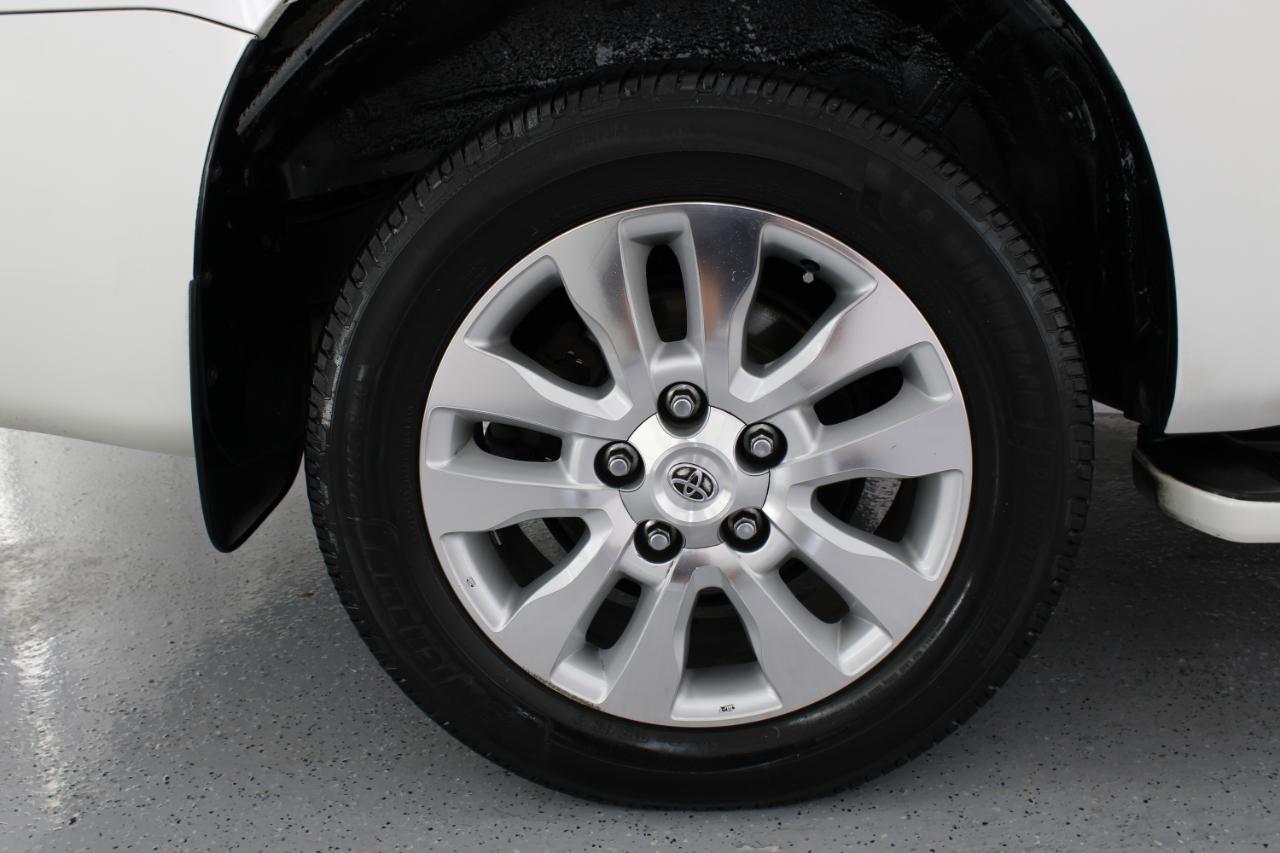 Toyota Sequoia 4WD 5.7L FFV Platinum (Natl) 2012