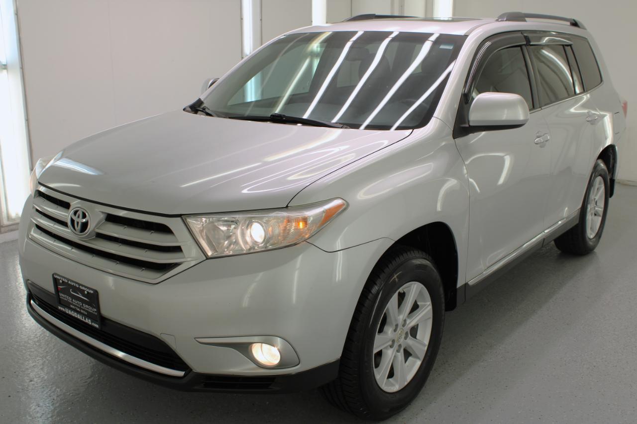 Toyota Highlander FWD 4dr V6 Base (Natl) 2011