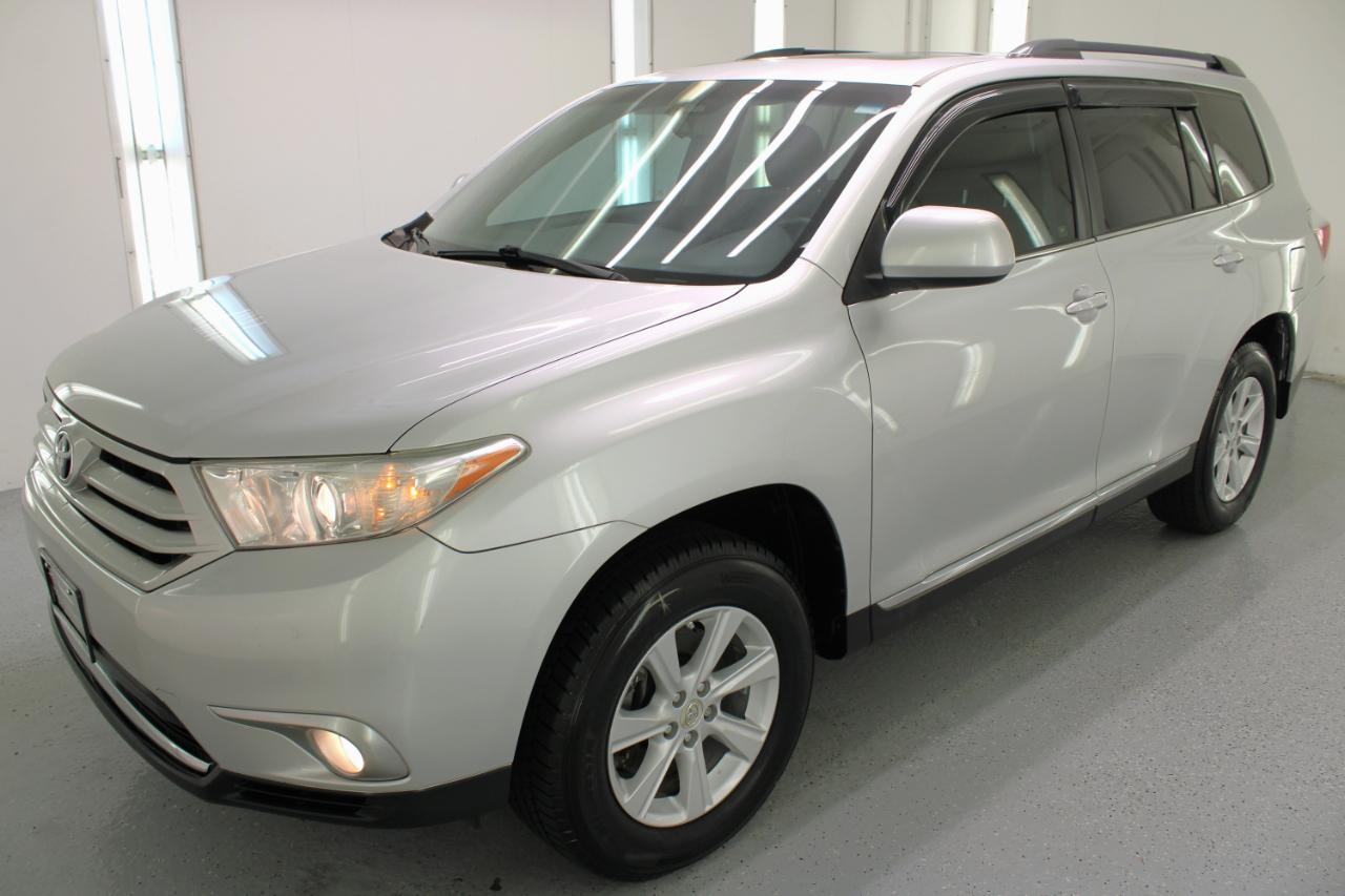 Toyota Highlander FWD 4dr V6 Base (Natl) 2011
