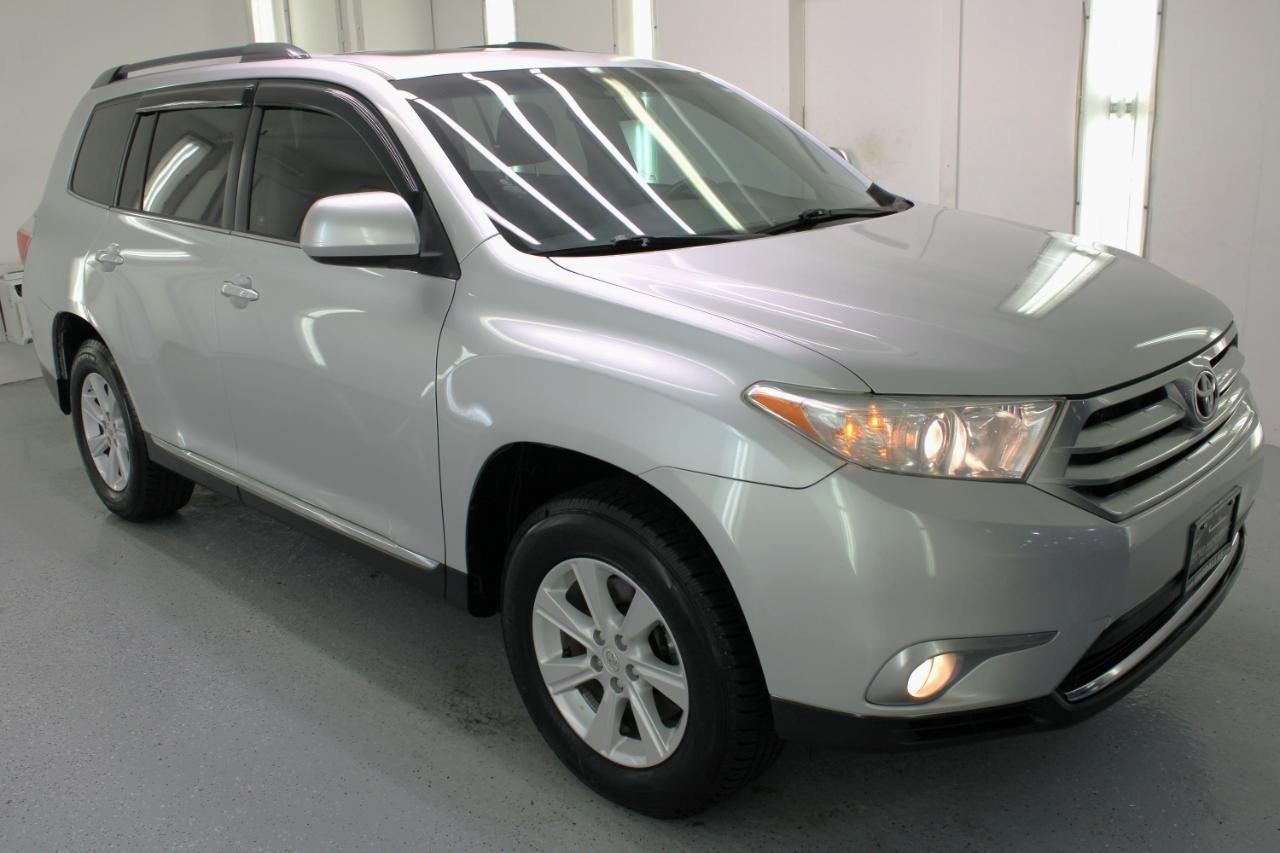 Toyota Highlander FWD 4dr V6 Base (Natl) 2011
