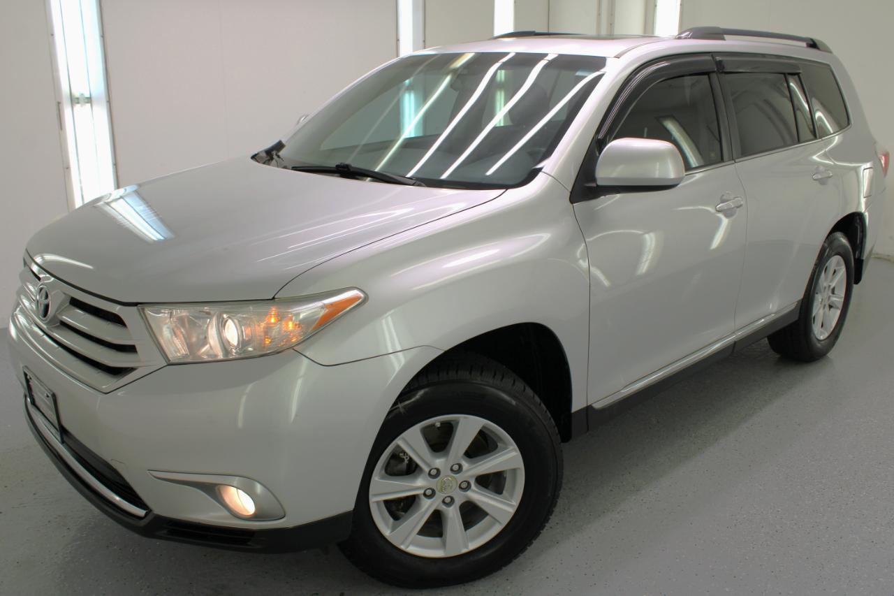 Toyota Highlander FWD 4dr V6 Base (Natl) 2011