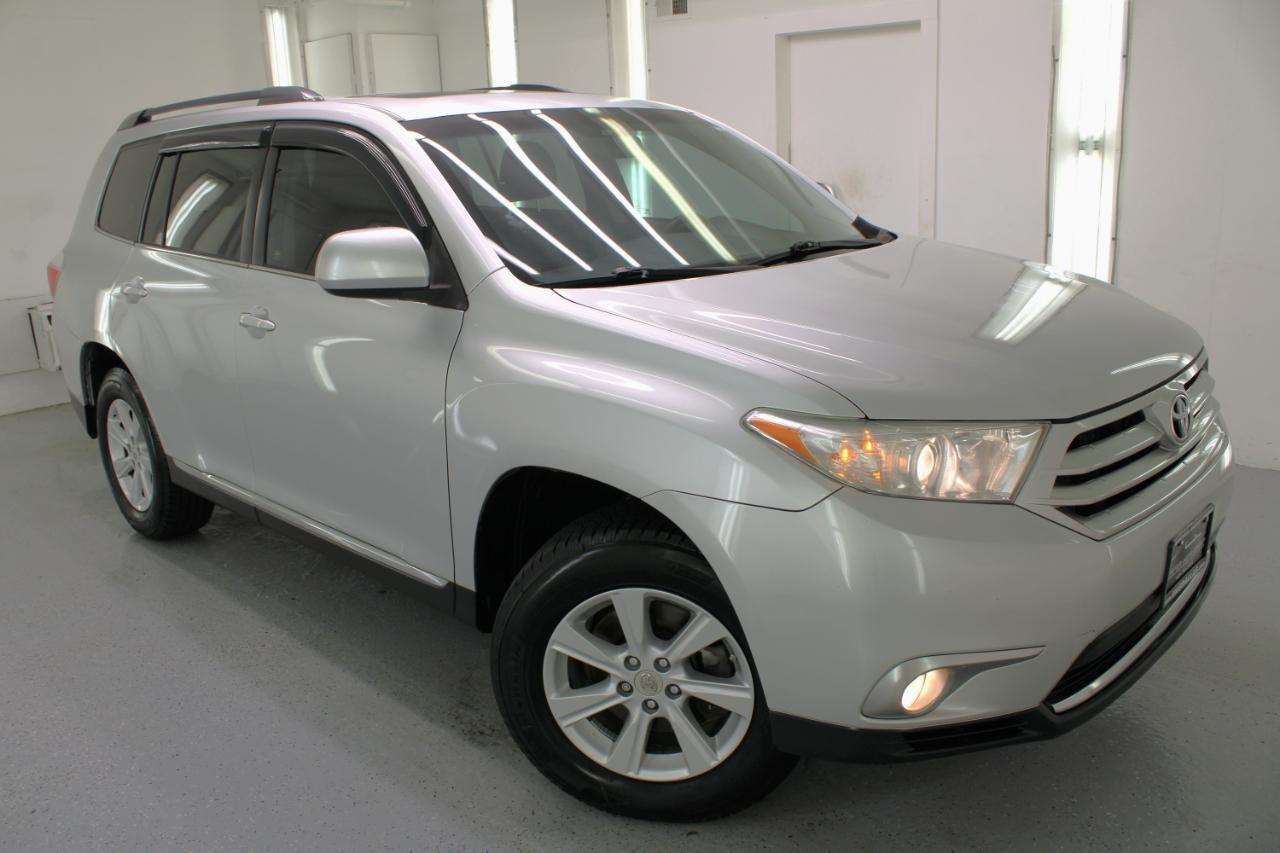 Toyota Highlander FWD 4dr V6 Base (Natl) 2011