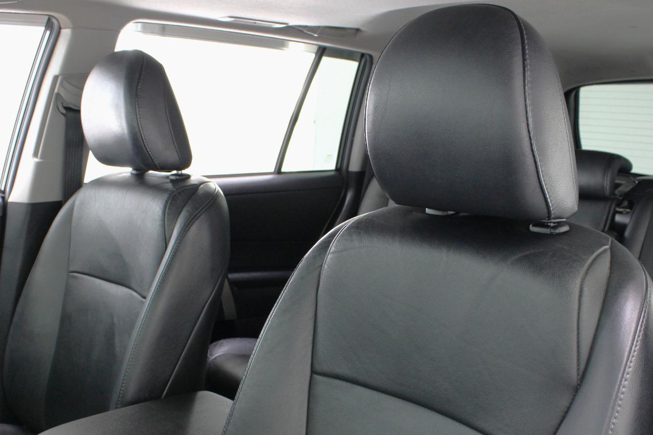 Toyota Highlander FWD 4dr V6 Base (Natl) 2011
