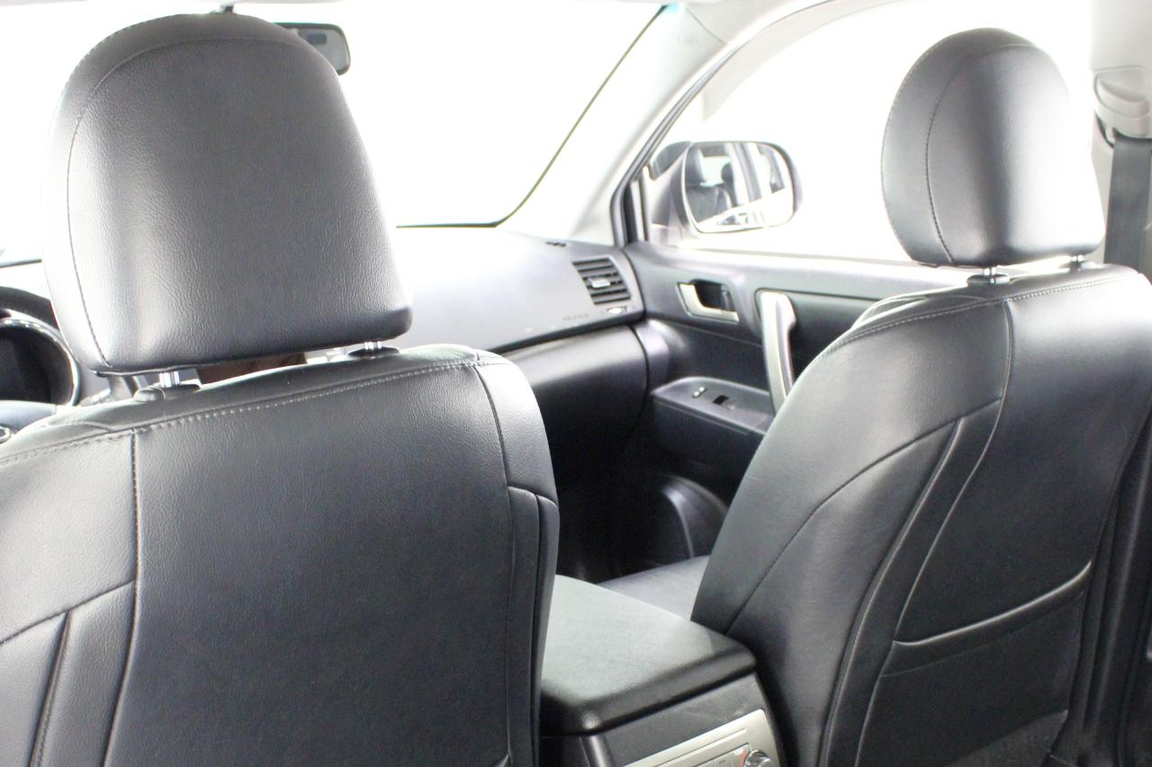 Toyota Highlander FWD 4dr V6 Base (Natl) 2011