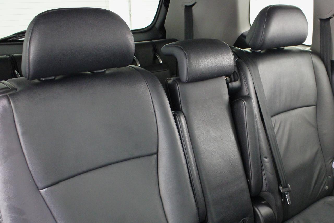 Toyota Highlander FWD 4dr V6 Base (Natl) 2011