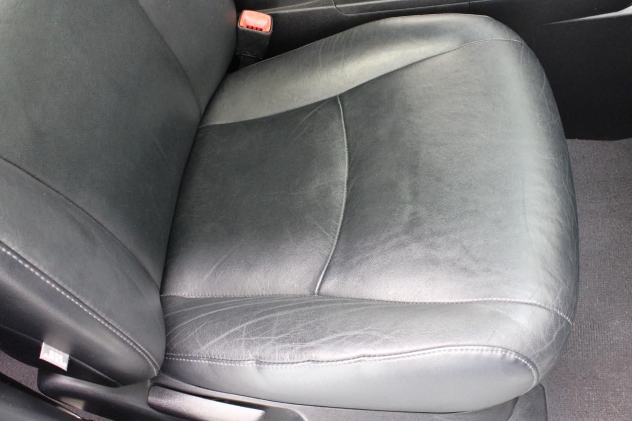 Toyota Highlander FWD 4dr V6 Base (Natl) 2011