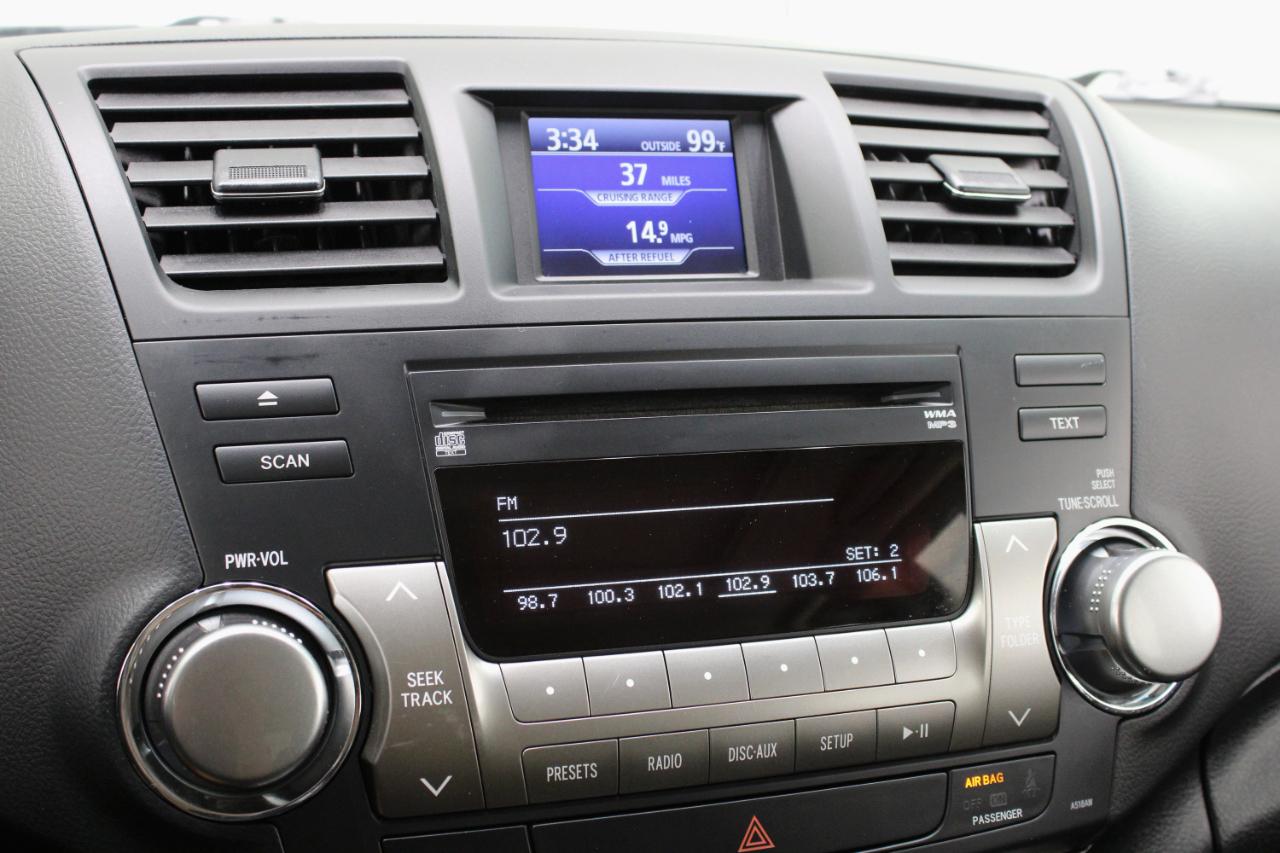 Toyota Highlander FWD 4dr V6 Base (Natl) 2011