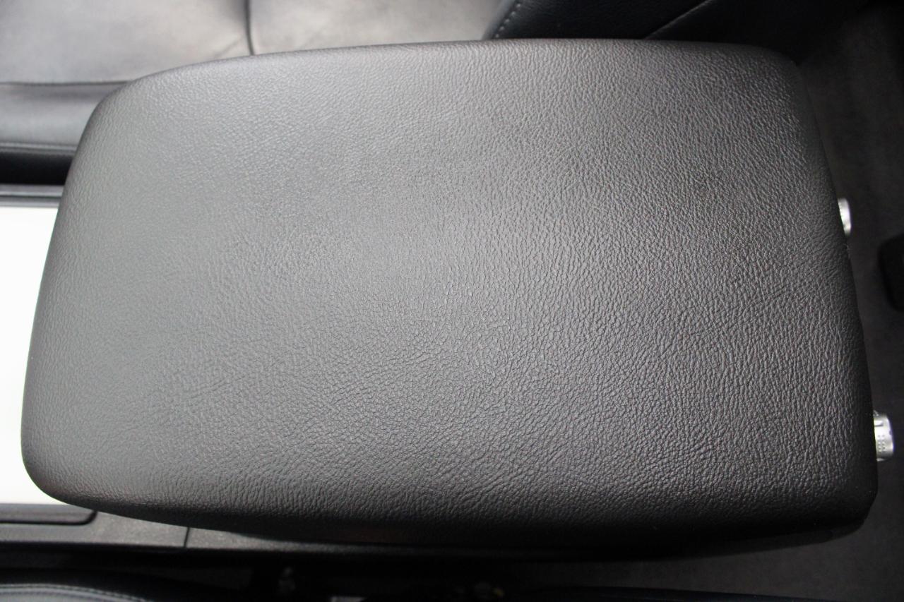 Toyota Highlander FWD 4dr V6 Base (Natl) 2011
