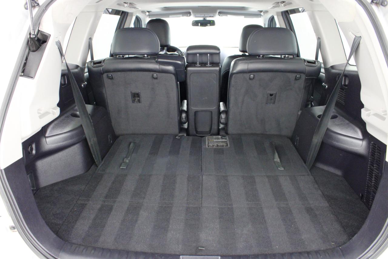 Toyota Highlander FWD 4dr V6 Base (Natl) 2011