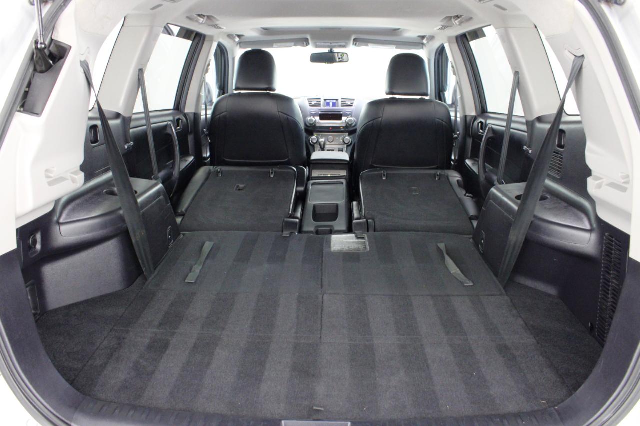 Toyota Highlander FWD 4dr V6 Base (Natl) 2011
